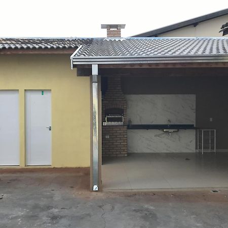 Villa Bela Casa Com Churrasqueira E Estacionamento Olímpia Exterior foto